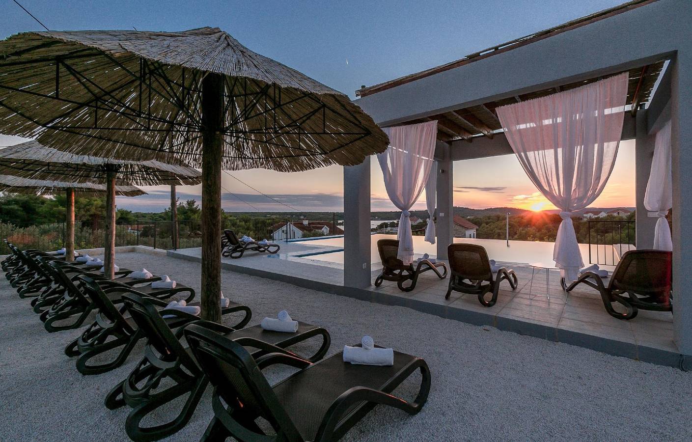 Geheel vakantieappartement, Holiday Apartment in Milna with Common Pool in Milna, Brac