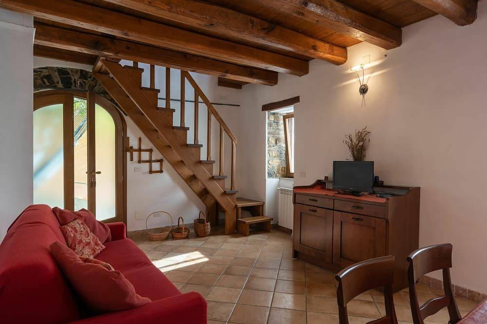Alleinstehendes Ferienhaus mit  W-Lan, Klimaanlage, privatem Pool, Tv, Innenhof, Panoramablick in Ville San Sebastiano, Borgomaro