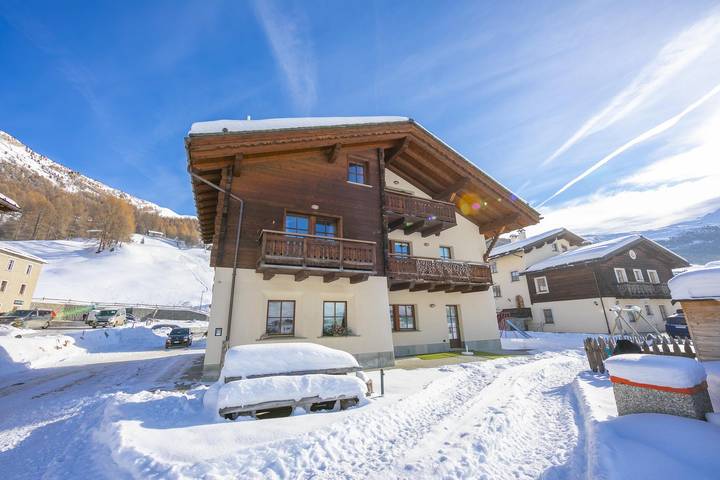 Lodge für 5 Personen, mit Balkon und Kinderpool in Livigno