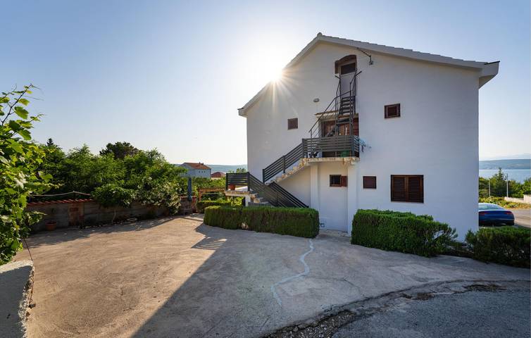 Ganze Ferienwohnung, Charmantes 1-Zimmer-Apartment mit Terrasse in der Nähe von Novigradsko More in Novigradsko More, Zadar