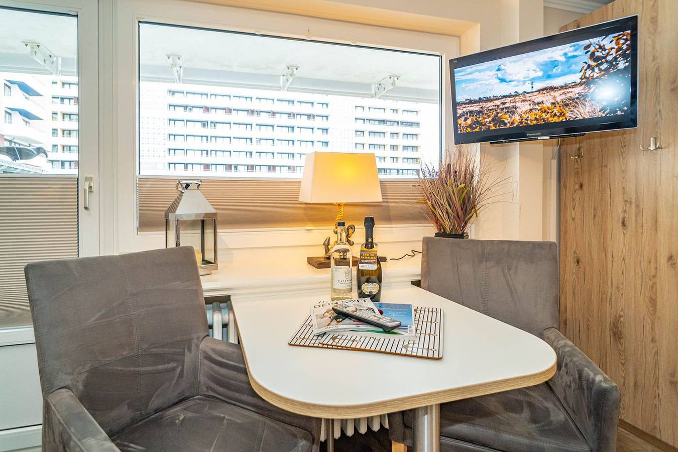 Entire apartment, 1-Zimmer-Ferienwohnung mit Balkon und Strandkorb - nur 200 Meter bis zum Strand. in Westerland, Sylt