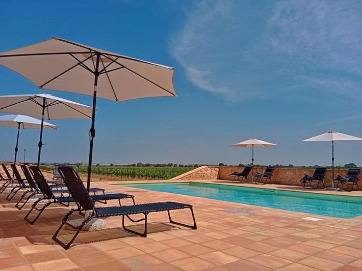 Ferienwohnung für 2 Personen, mit Pool und Garten in Vittoria
