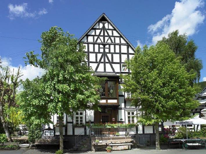 Gasthof zu den Linden - Einzelzimmer mit Badezimmer, Gartenblick in Kreis Olpe, Sauerland