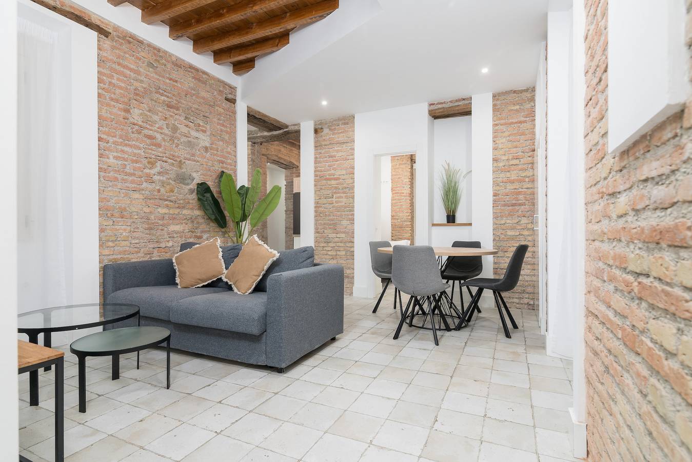 Entire apartment, S H Sweet Álamos Iii in Malaga Centro Historico, Malaga