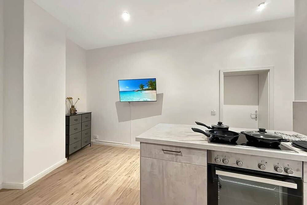 Entire apartment, Modernes 2 Zimmer Apartment + Küche in Linden-Limmer, Hannover