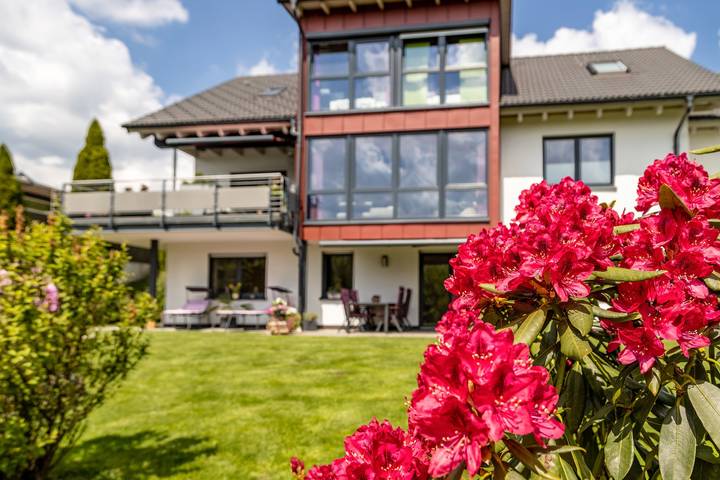 Geheel appartement, Appartement "Am Oberen Bühl" met gedeelde tuin & Wi-Fi in Furtwangen town, Furtwangen