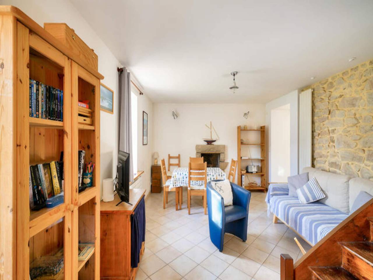 Entire apartment, House in Pont-l'Abbé near Langoz Beach in Pont-l'Abbé, Côte de Cornouaille