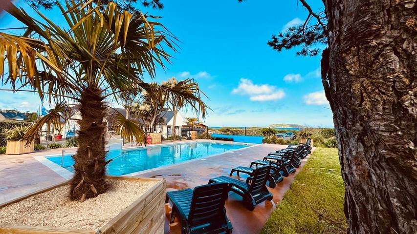 Location de vacances pour 6 personnes, avec vue ainsi que piscine et jardin, animaux acceptés à Port l'Épine