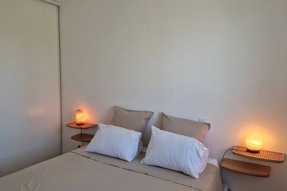 Air-conditioned villa with swimming pool between the sea and the Cevennes mountains. in La Calmette, Region de Nimes