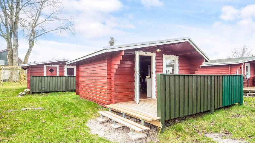 Ferienhaus für 3 Personen, mit Whirlpool und Terrasse sowie Sauna und Pool
