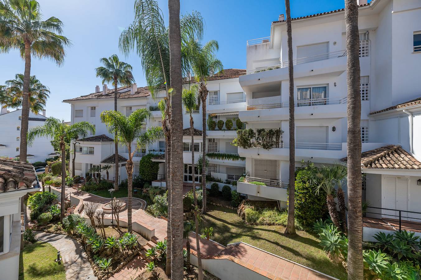 Entire apartment, Stunning Duplex by the Golf & Terrace by the beach in San Pedro Alcantara, Marbella