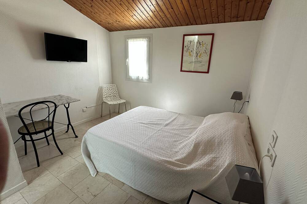 Maison à étage 80 m2, 3 chambres, Sde, Sdb, jardin. plein centre, calme, charme in La Rochelle, Région de La Rochelle
