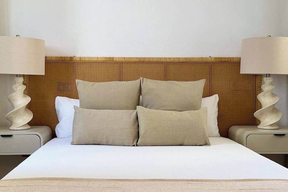 Entire apartment, Canaryislandshost l Orilla Iii in Famara Beach, Teguise