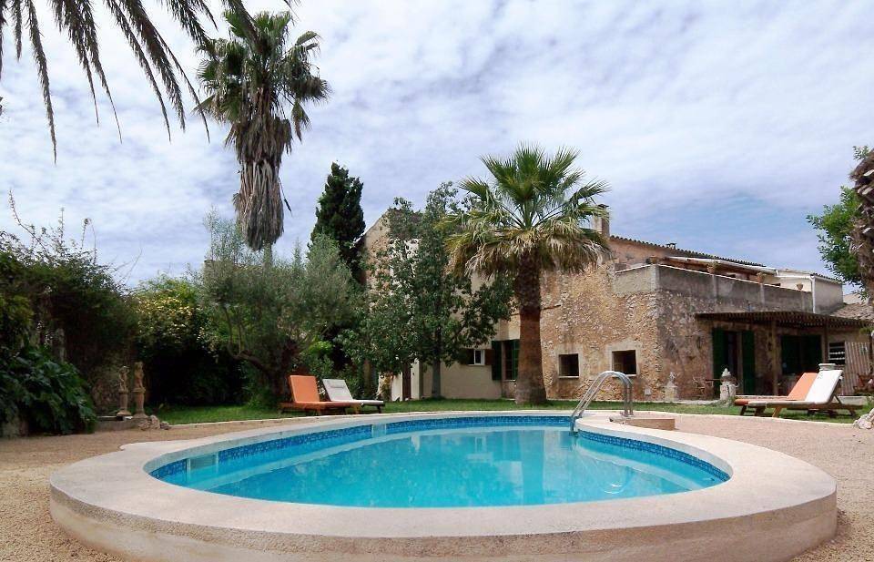 Apartamento vacacional entero, Sunny flat on the upper floor of a manor house. in Sancellas, Interior de Mallorca