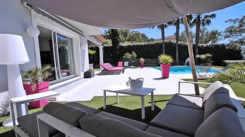Gîte pour 11 personnes, avec piscine et jardin dans Golf Bluegreen Sainte-Maxime - 4