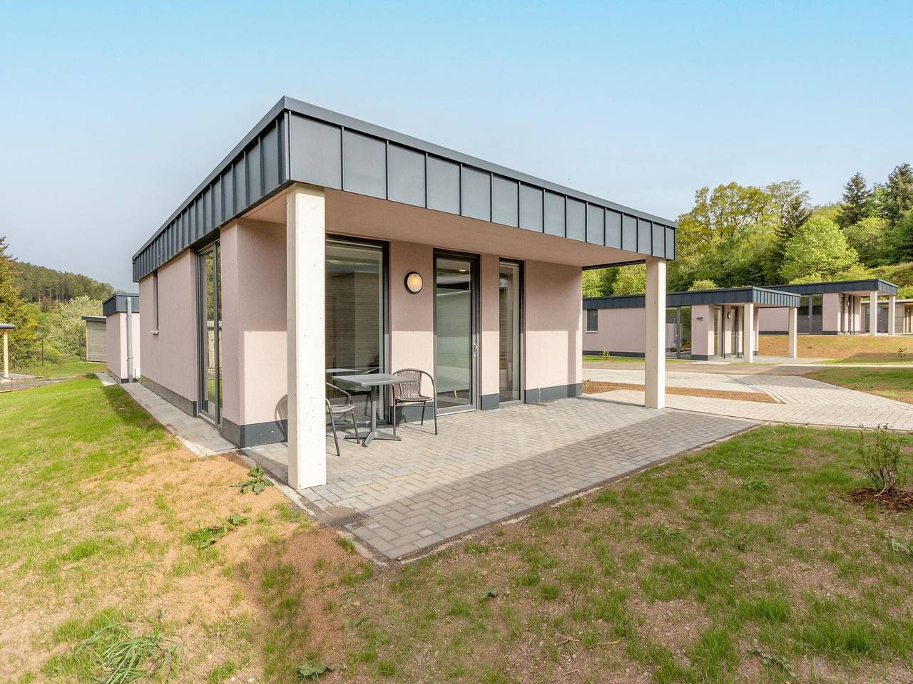Bungalow a orillas del lago con terraza. in Hallschlag, Rureifel (Nordrhein-westfalen)