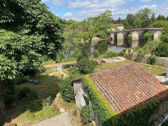 Location de vacances pour 8 personnes, avec jardin et vue à Saint-Germain-de-Confolens - 4