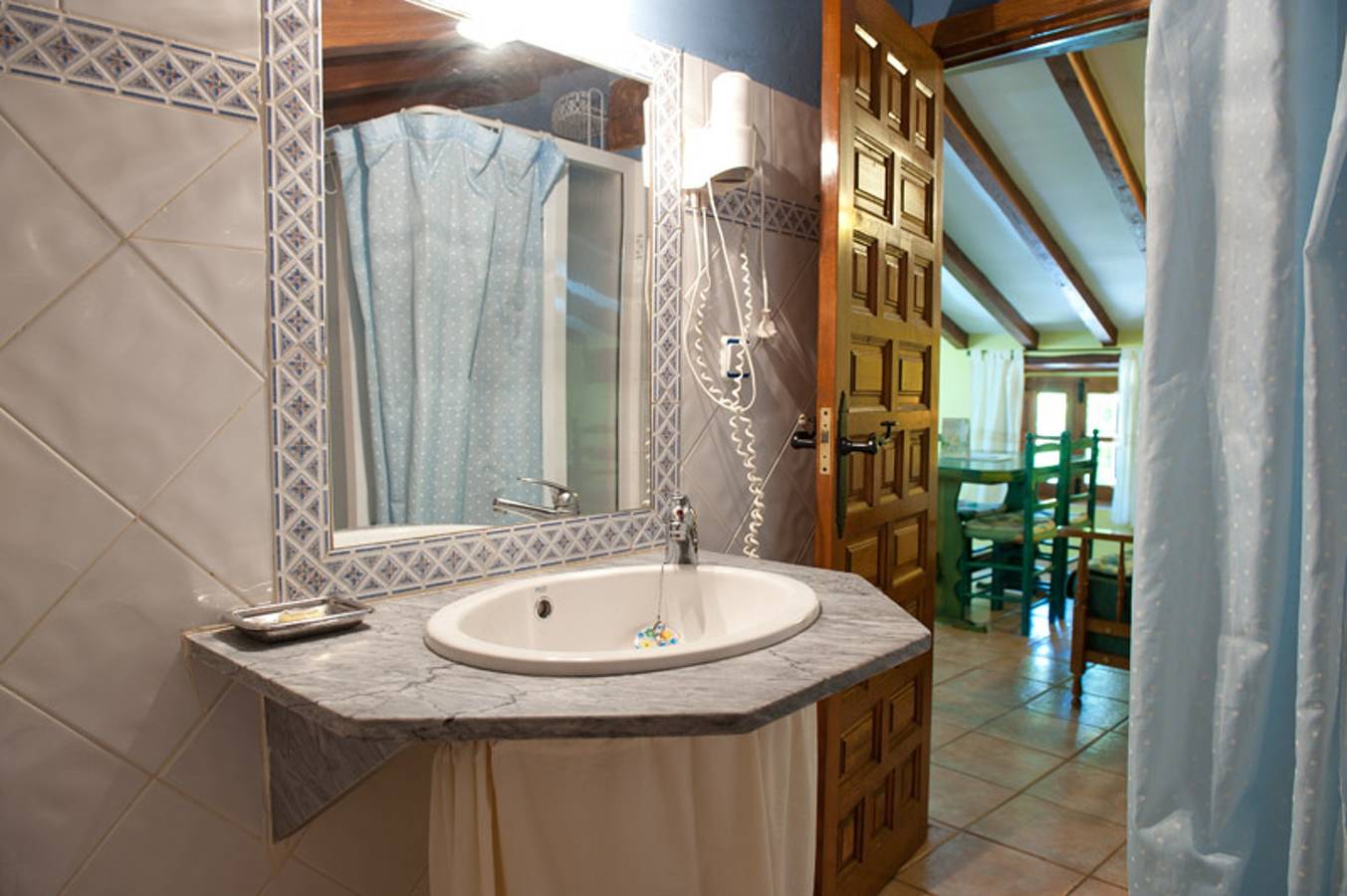 Apartamento entero, Apartamento cómodo en Robledillo de Gata con balcón y vistas in Robledillo de Gata, Sierra de Gata