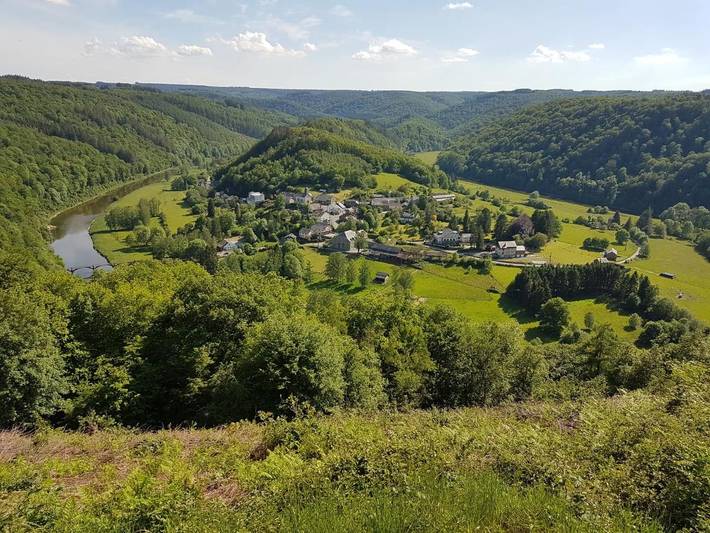 Gîte pour 6 personnes, avec vue et jardin, adapté aux familles à Rochehaut - 3