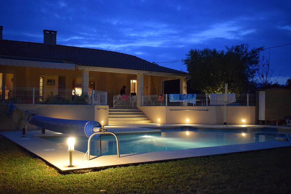 Grande maison familiale tout confort en campagne avec piscine chauffée in Tombebœuf, Région de Villeneuve-sur-Lot