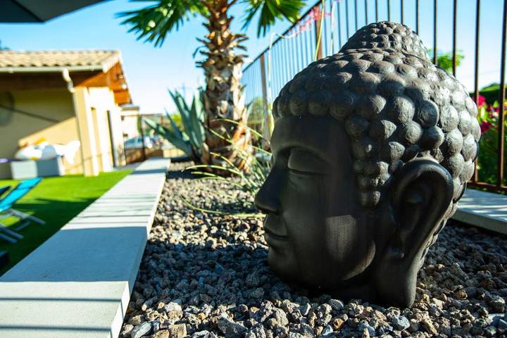 Location de vacances pour 8 personnes, avec jardin ainsi que vue et piscine, adapté aux familles à Rosières (Ardèche) - 4