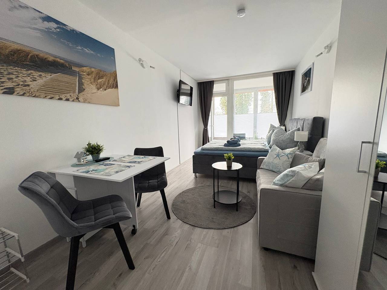 Entire studio, Holiday Apartment 'Möwennest' with Balcony in Wunstorf, Steinhuder Meer