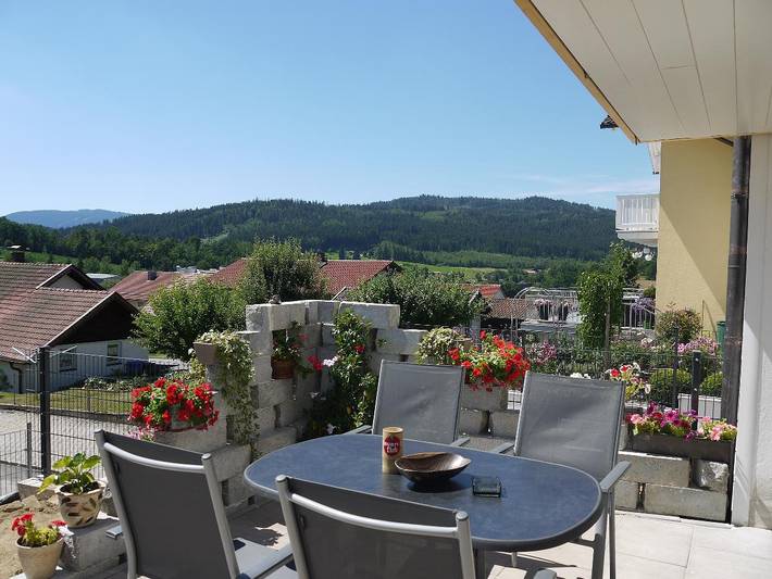 Ferienwohnung für 4 Personen, mit Balkon und Balkon/Terrasse sowie Terrasse und Garten in Viechtach - 2