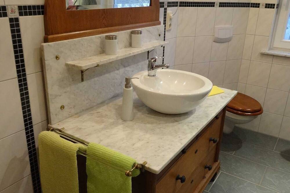 Ganze Wohnung, Ferienwohnung Stilblüte - Ferienhaus Stilblüte in Zwenzow, Userin