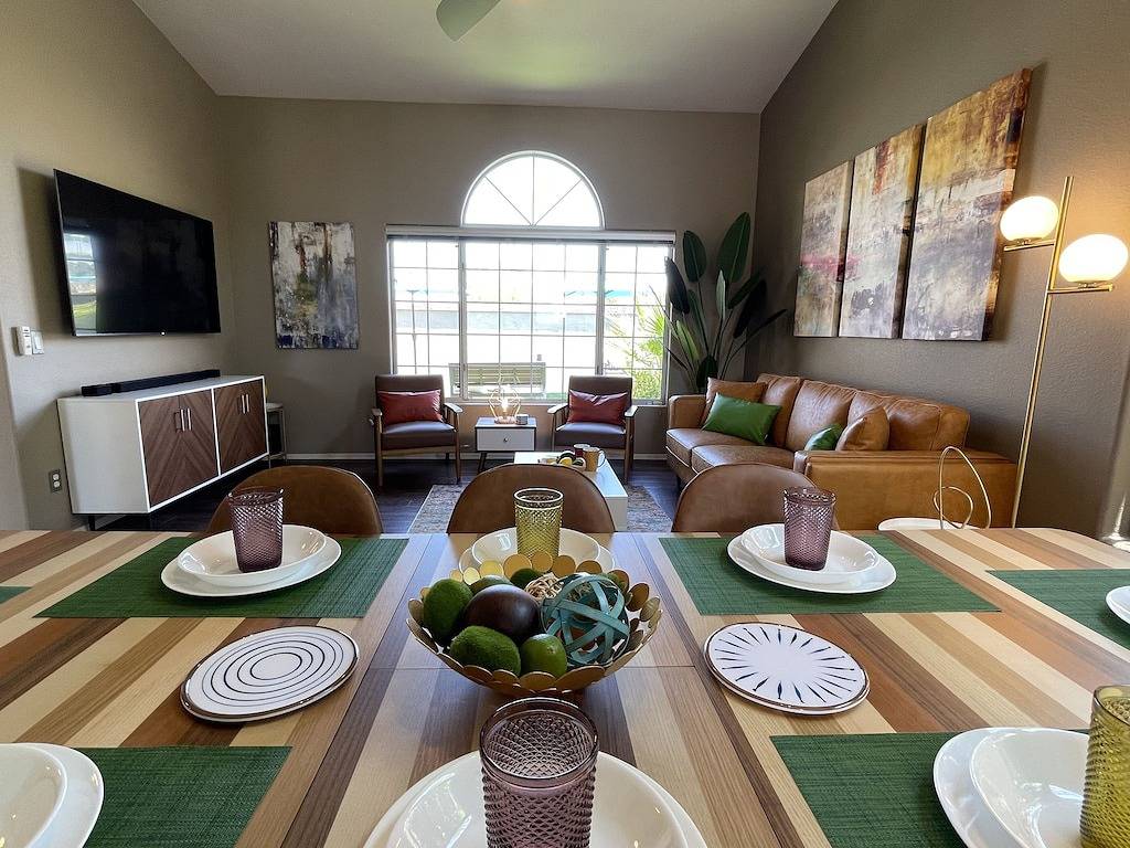 Luxury Lakeside Home! Private Pool, Dock, Outdoor Kitchen, & Private Courtyard! in Glendale, Maricopa County