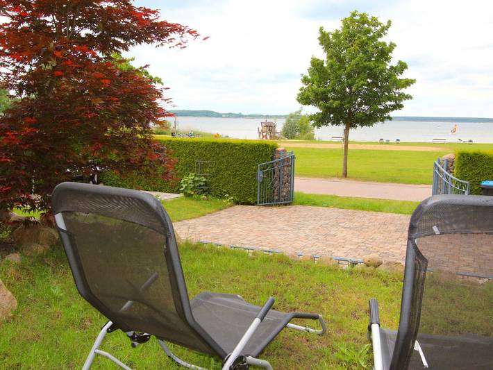 Ferienwohnung für 5 Personen, mit Garten und Seeblick sowie Terrasse und Ausblick, kinderfreundlich in Göhren-Lebbin - 2
