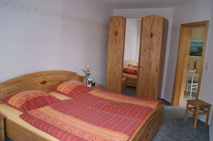 Ferienwohnung für 3 Personen, mit Garten und Terrasse in Bad Elster - 2