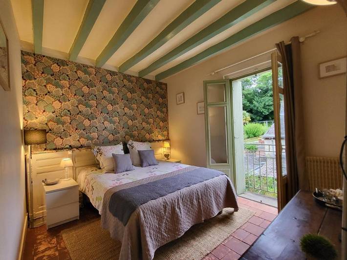 Chambre d’hôte pour 3 personnes, avec Balcon et Terrasse ainsi que Jardin et Vue à Chinon