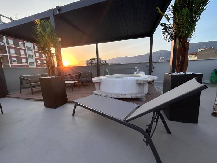 Apartamento de vacaciones para 3 personas, con piscina además de vistas y terraza - 1