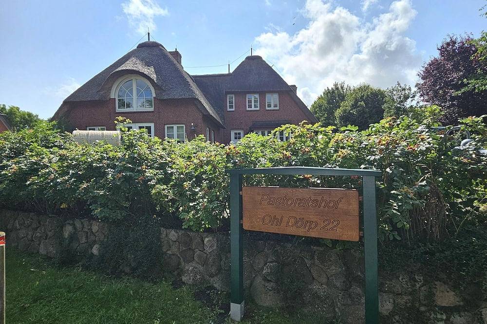 Ganze Wohnung, 4-Sterne Ferienhaus Pastoratshof - Haus 6 mit Sauna & Kamin auf Föhr in Nordfriesische Inseln (Schleswig-Holstein) (Schleswig-Holstein), Wrixum