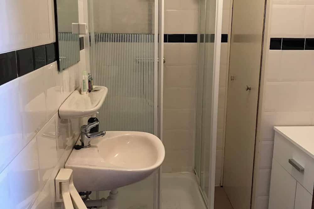 Ganze Wohnung, Serene 2-bedroom apartment with Wifi in 't Zand in Niederländische Nordsee