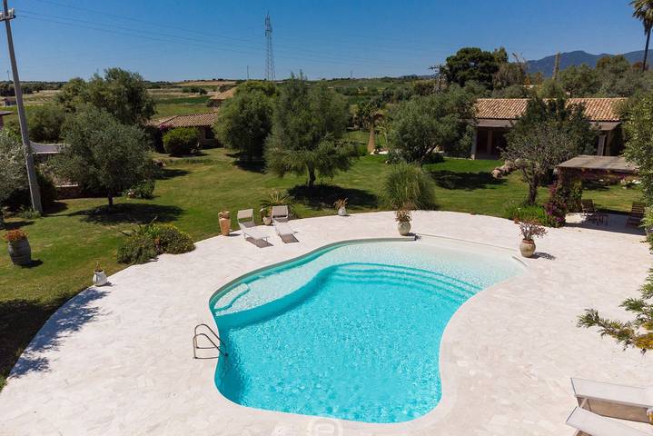 Agriturismo per 2 persone, con giardino e piscina in Sud della Sardegna