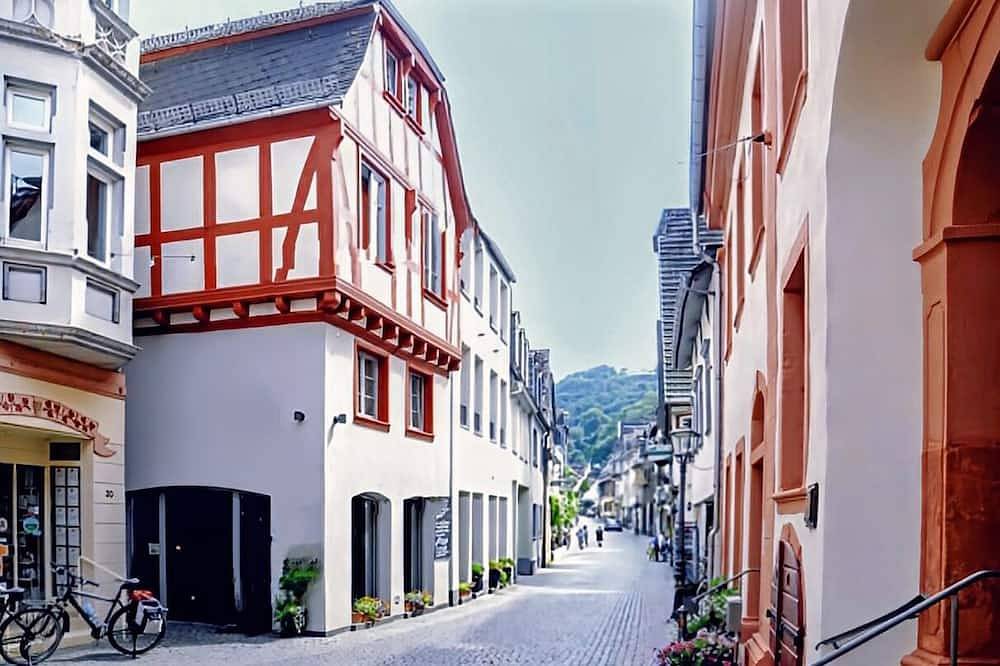 Ganze Wohnung, Bacharach Altstadt – Rhein & Wein | Burgblick, 3 Sz, 2 Bäder, bis 7 Pers in Bacharach, Mittelrhein
