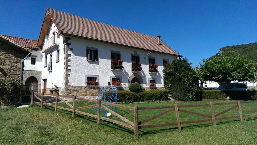 Casa rural para 4 personas, con jardín y vistas, Se admiten mascotas en Navarra - 2