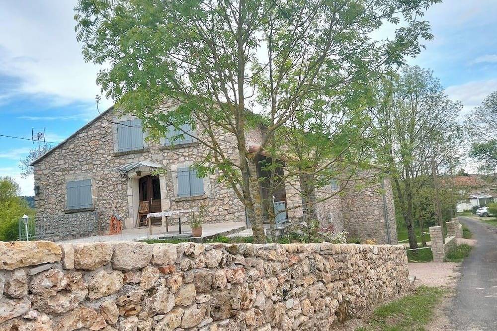 Grand gite familial dans maison Caussenarde in Sainte-Eulalie-de-Cernon, Parc naturel régional des Grands Causses
