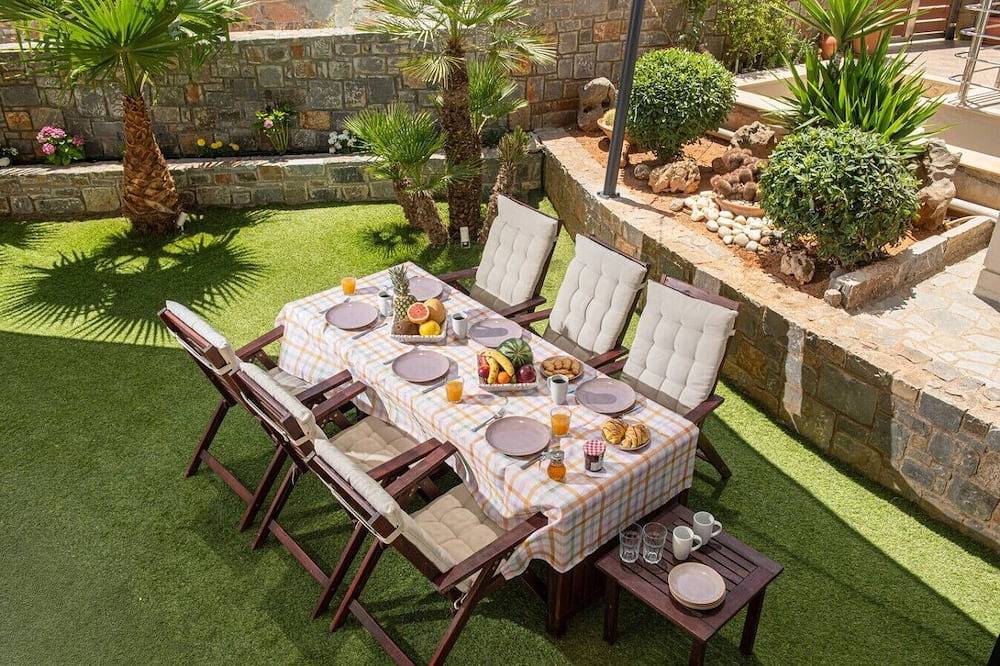 Villa Ira | Luxury 3Br Getaway, foto 10