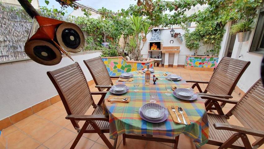 Apartamento para 9 personas, con vistas y jardín en Viladecans