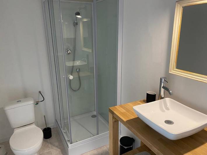 Gîte pour 2 personnes, avec terrasse dans Poncin - 3