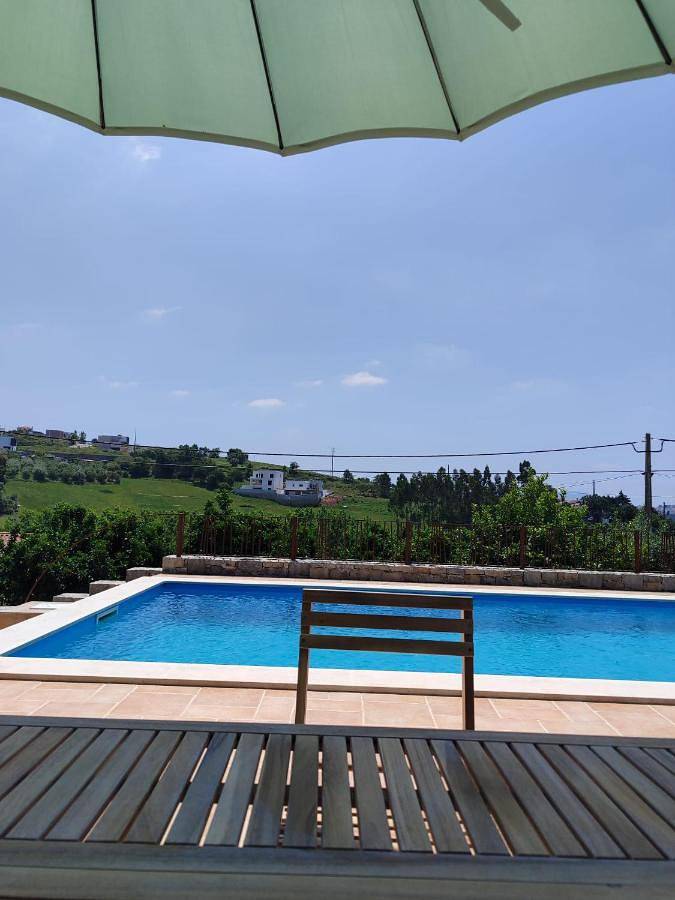 Casa de férias para 8 pessoas, com jacuzzi e piscina e ainda jardim em Batalha