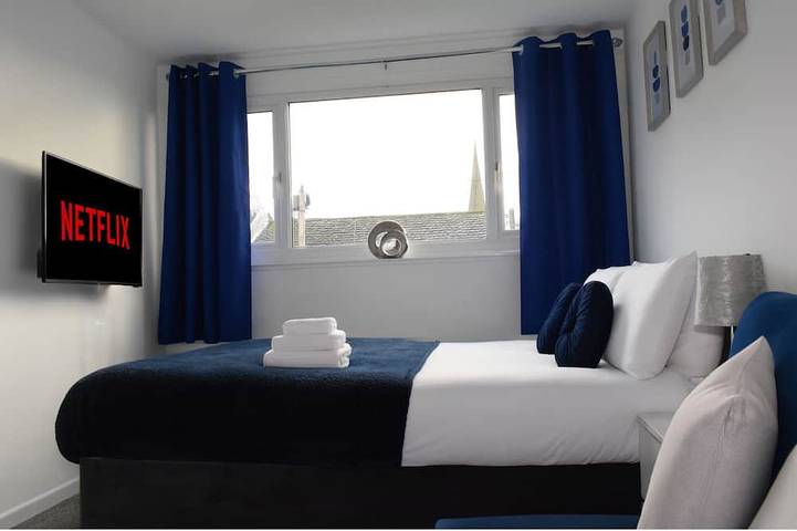 Stylish 3-Bed House in Wolverhampton | Long Stays Welcome | Near Hospital in Wolverhampton, Birmingham e dintorni
