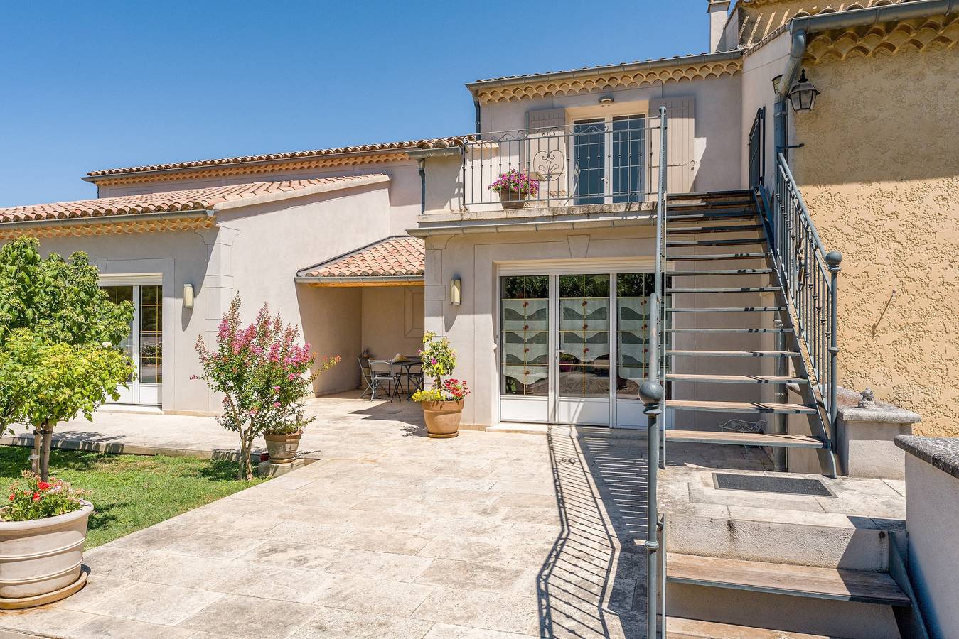 Chambre « Marcel Pagnol », La Bastide des Mereuilles avec terrasse privée, Wi-Fi et climatisation in Orange, Vaucluse