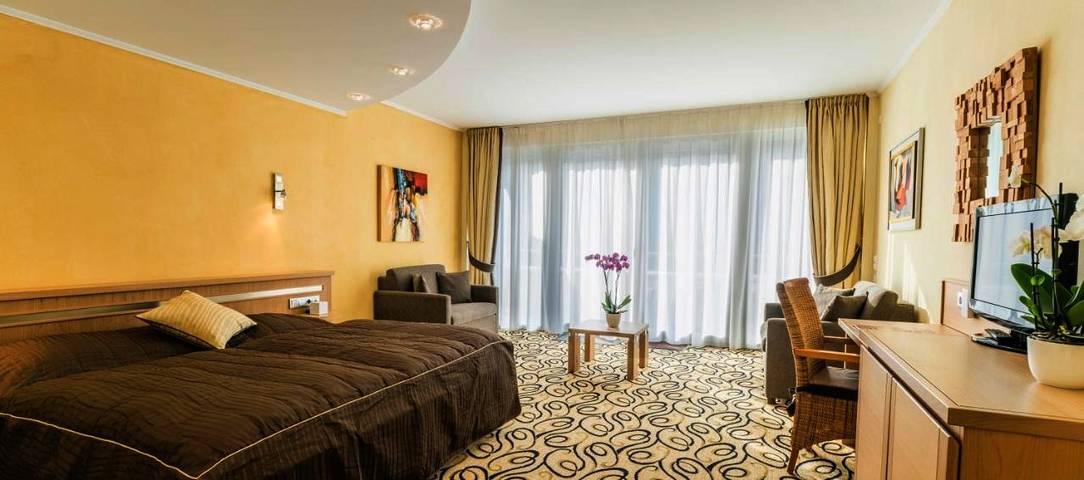 Hôtel pour 2 personnes, avec sauna et jardin ainsi que piscine et balcon à Berdorf - 4