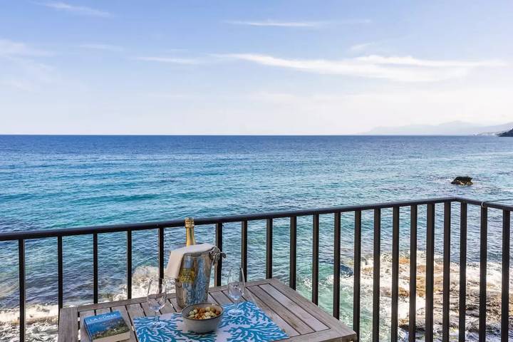 Gîte pour 4 personnes, avec balcon dans Port d'Erbalunga - 2