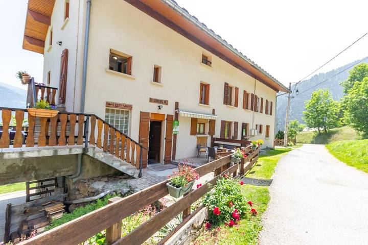 Gîte pour 5 personnes, avec Terrasse et Jardin à Saint-Jean-de-Belleville