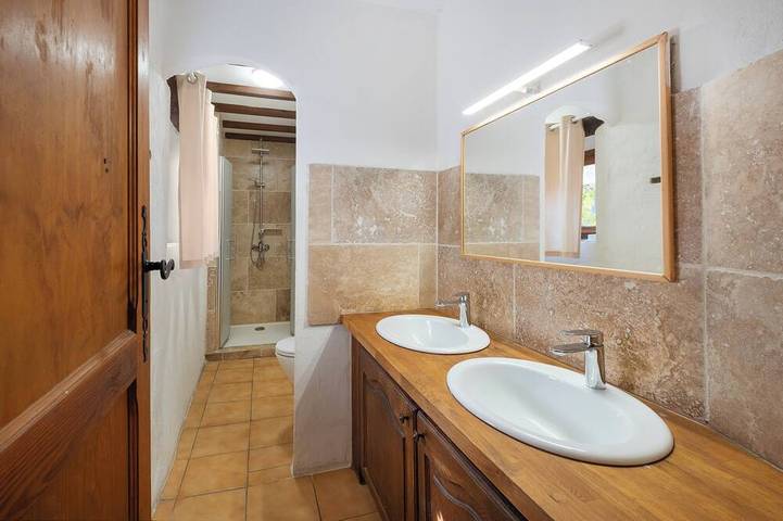 Gîte pour 12 personnes, avec piscine et jardin à Labastide-de-Virac - 4