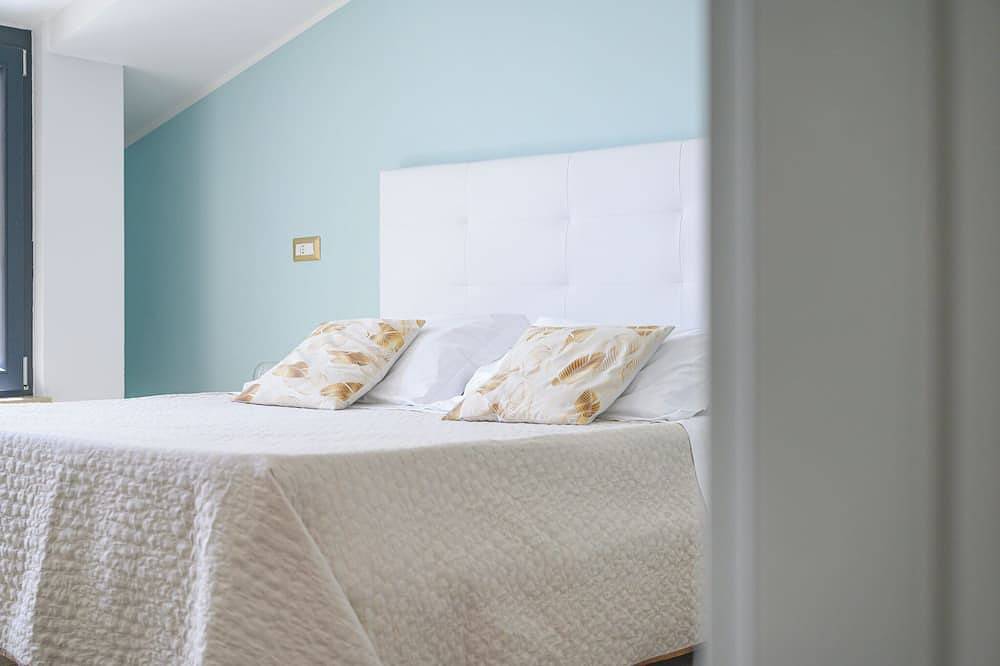 Entire apartment, Esmeralda - Stunning Lake View Attic with Kitchen and Tv in Marta, Lake Bolsena
